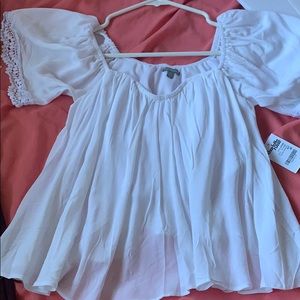 White off the shoulders flowy top